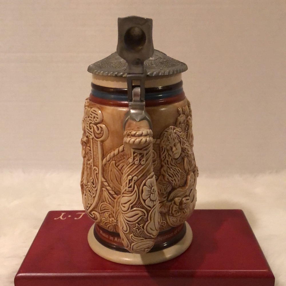 Avon 1994 Country&Western Music Stein - Picture 4 of 8